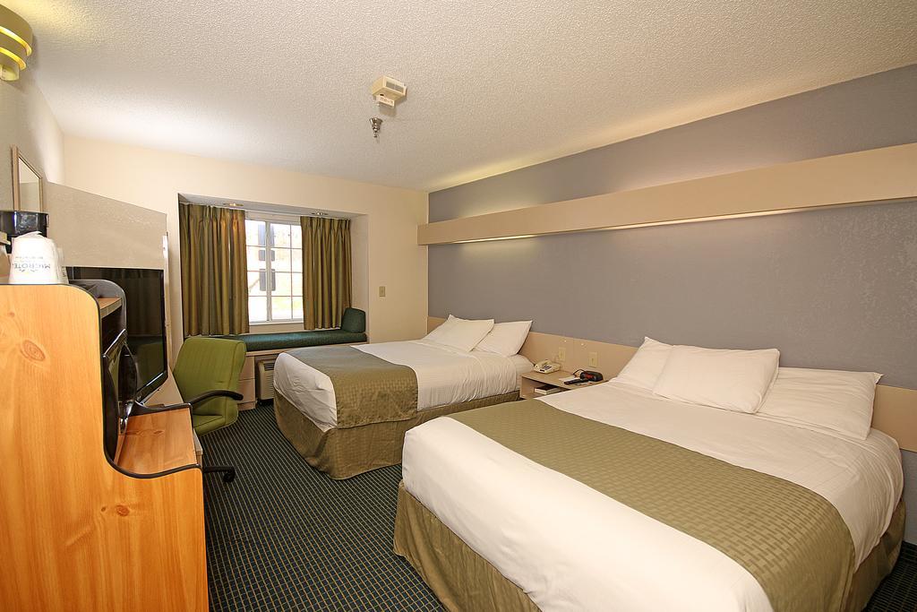Microtel Inn & Suites By Wyndham Statesville Ngoại thất bức ảnh