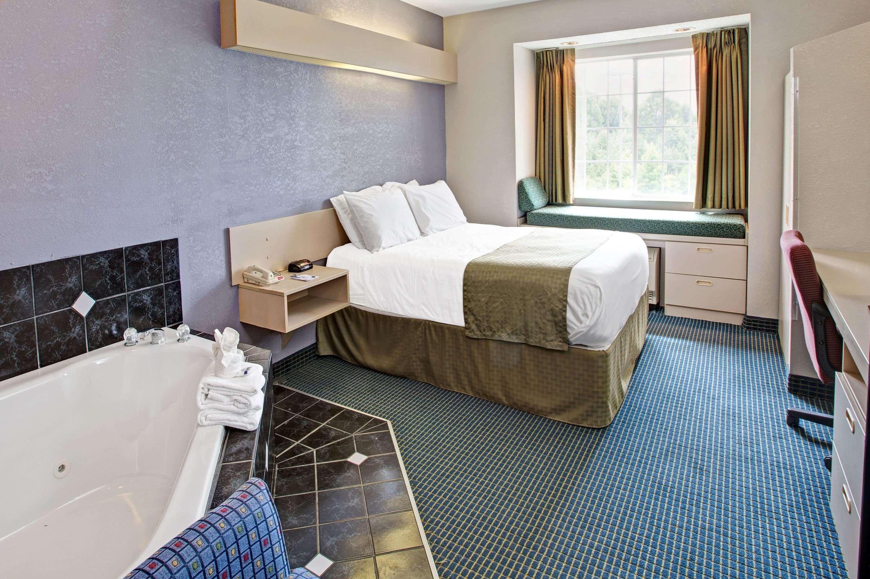 Microtel Inn & Suites By Wyndham Statesville Ngoại thất bức ảnh